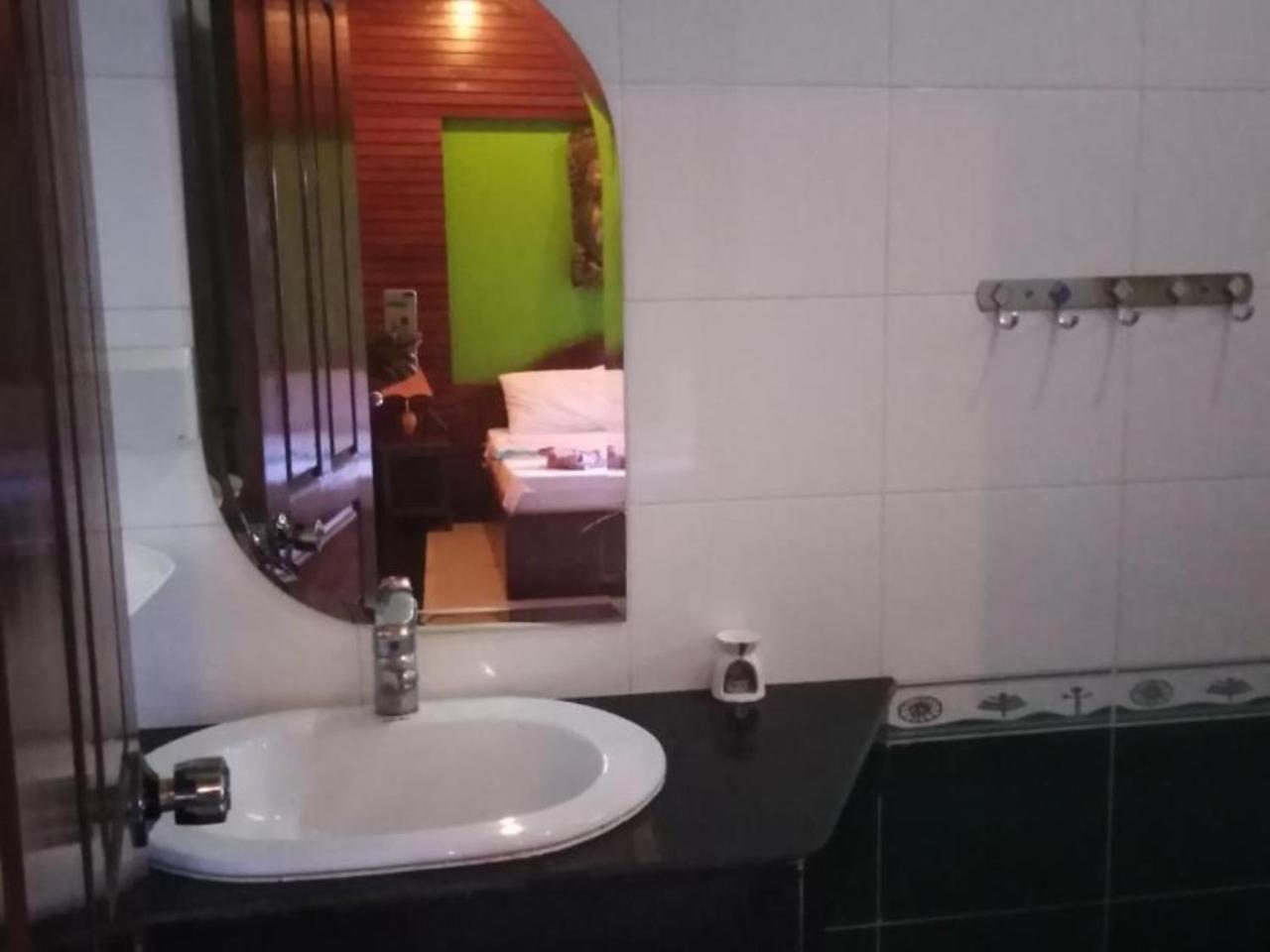 Latinos Hostel Siem Reap Exterior photo